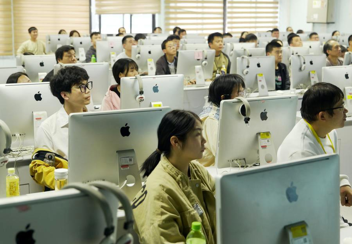 Foxconn\'dan Zhengzhou\'ya 83 milyon dolar yatırım