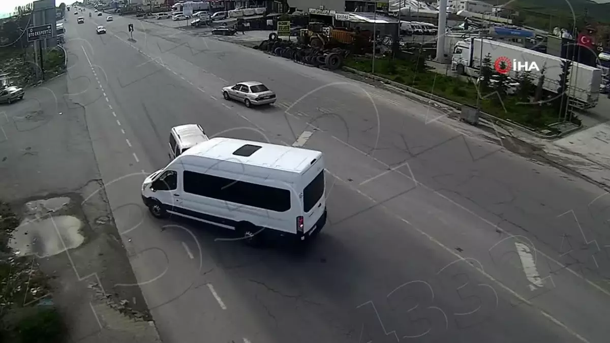 Tatvan\'da İlginç Trafik Kazaları