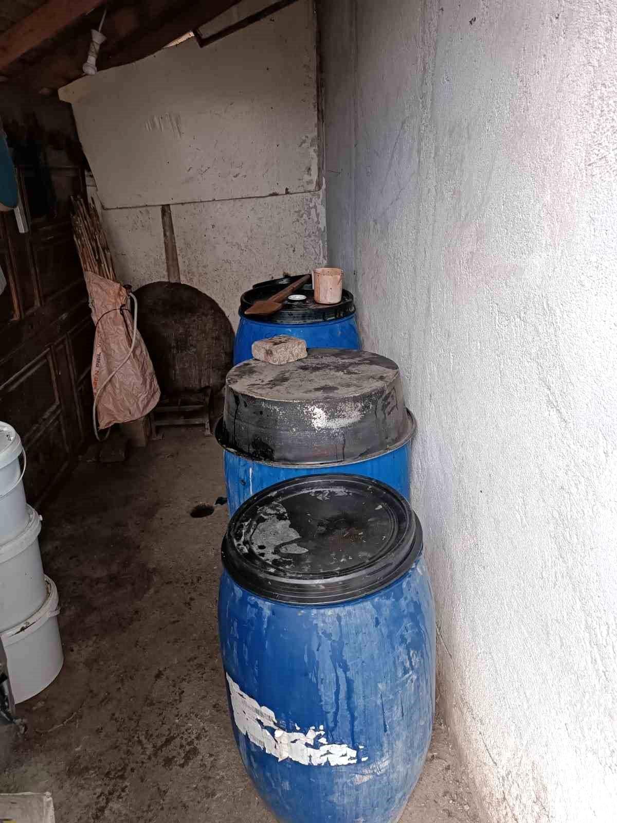 Tokat\'ta Sahte Alkol Operasyonu: 1220 Litre Ele Geçirildi