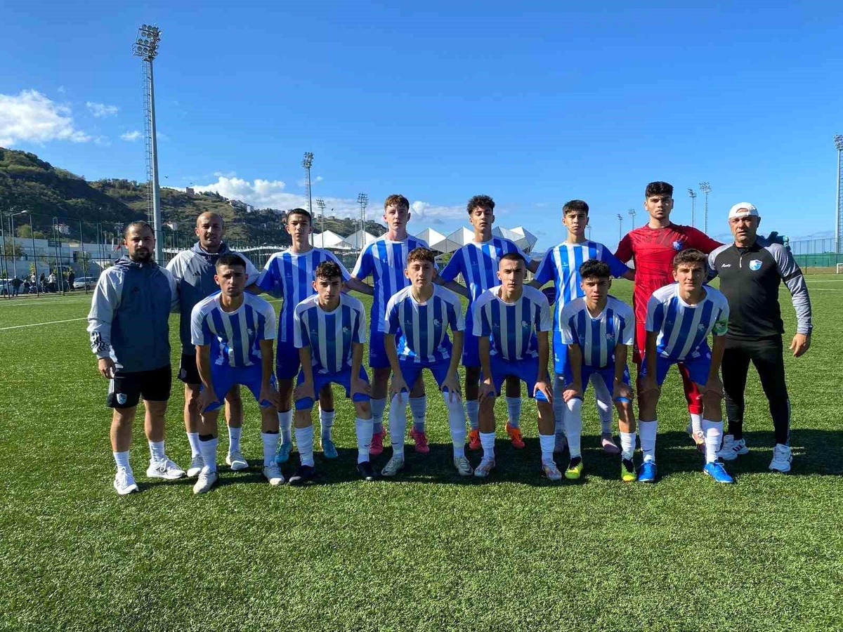 Erzurumspor U16 Rize\'ye Liderlik İçin Gidiyor