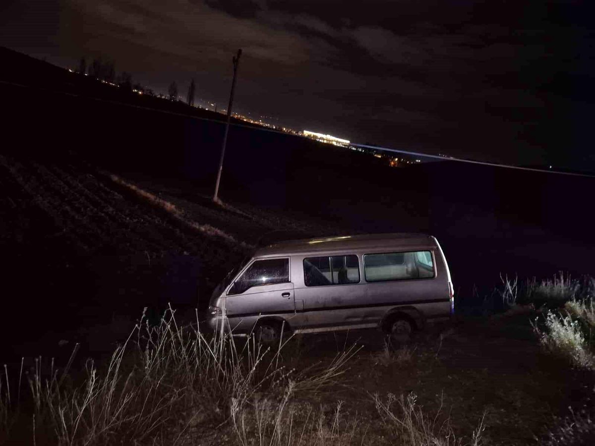 Eskişehir\'de Minibüs Kazası: 3 Yaralı