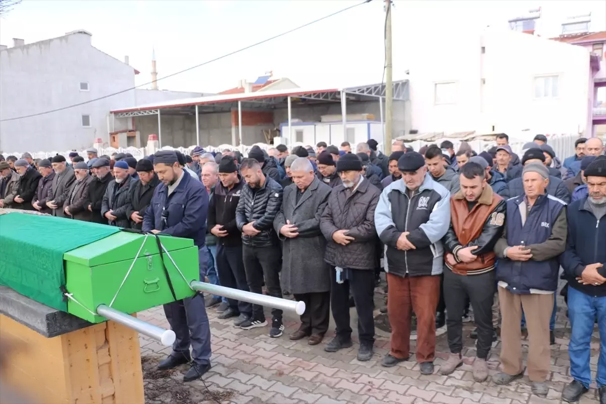 Afyon\'da Yaya Kazası: Öğretmen Hayatını Kaybetti