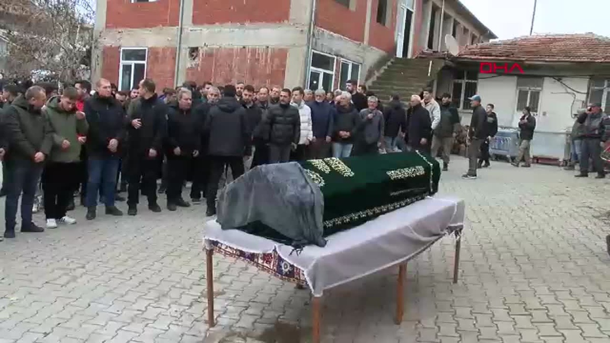 Bakan Memişoğlu patlamada hayatını kaybeden Tuğba Sert\'in yakınlarını ziyaret etti (EK VİDEO EKLENDİ)