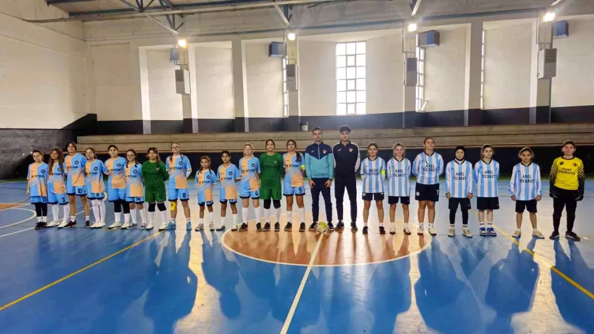 Bandırma Yıldız Futsal Turnuvası Coşkuyla Devam Ediyor