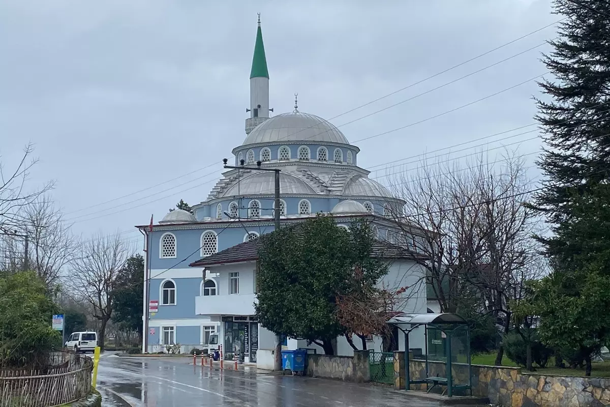 Cami cami dolaşıp selasını okuttu