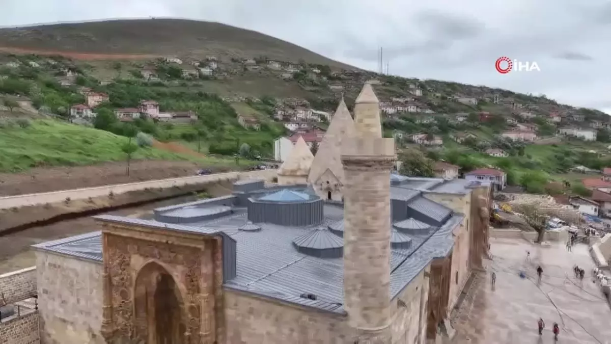 Divriği Ulu Camii\'ni 150 Bin Kişi Ziyaret Etti