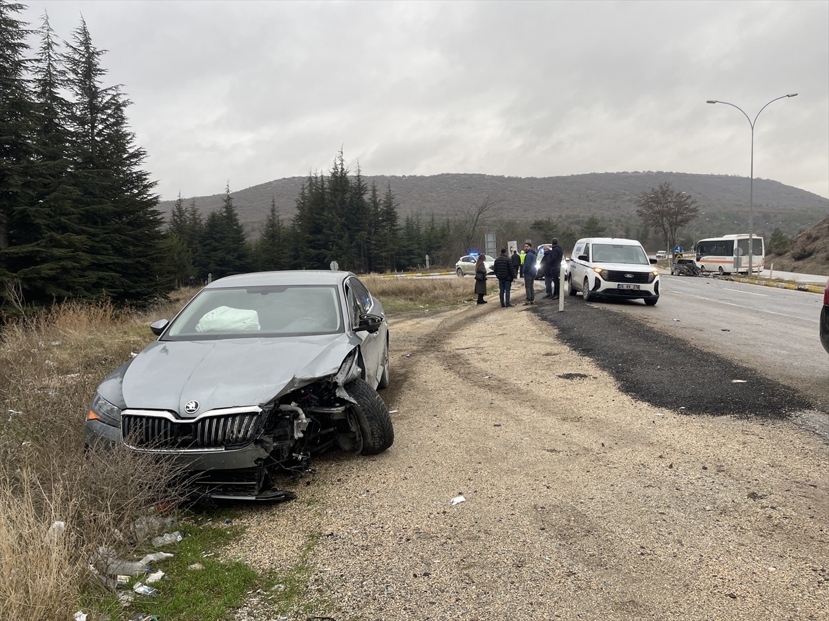 Eskişehir\'de Trafik Kazası: Bir Yaralı