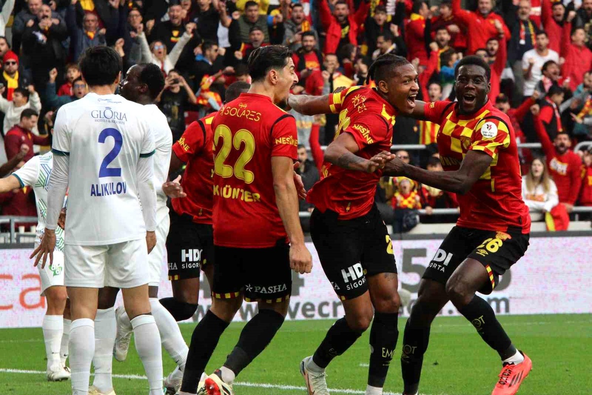 Göztepe Savunması 12 Gole Katkı Verdi