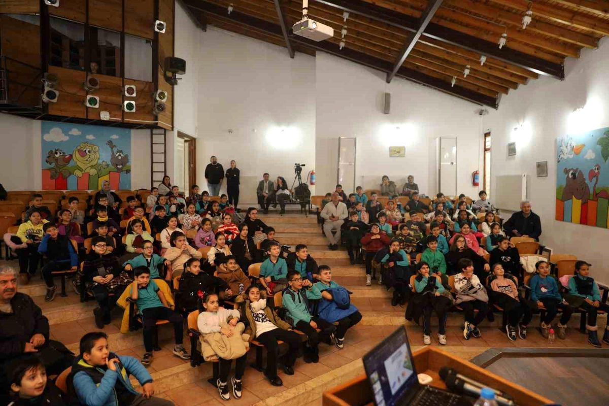 Bursa\'da Öğrencilere Vektörle Mücadele Eğitimi