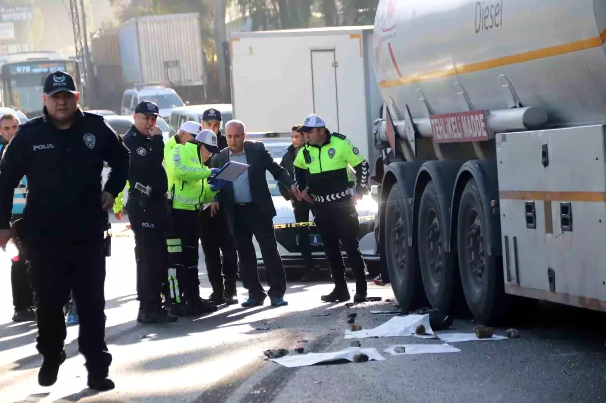 İzmir\'de Öğrenci Servisi Kazası: 1 Ölü, 1 Yaralı