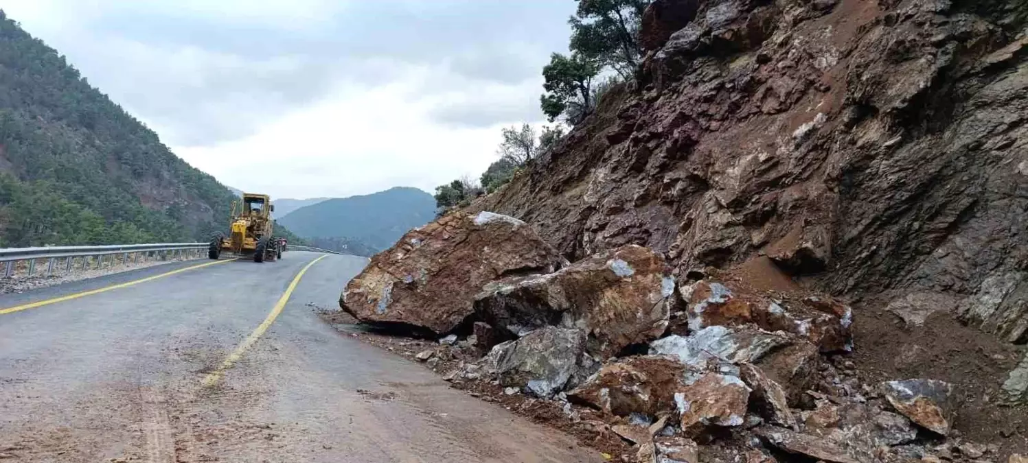 Kayseri\'de Heyelan Sonrası Ekipler Hızla Müdahale Etti