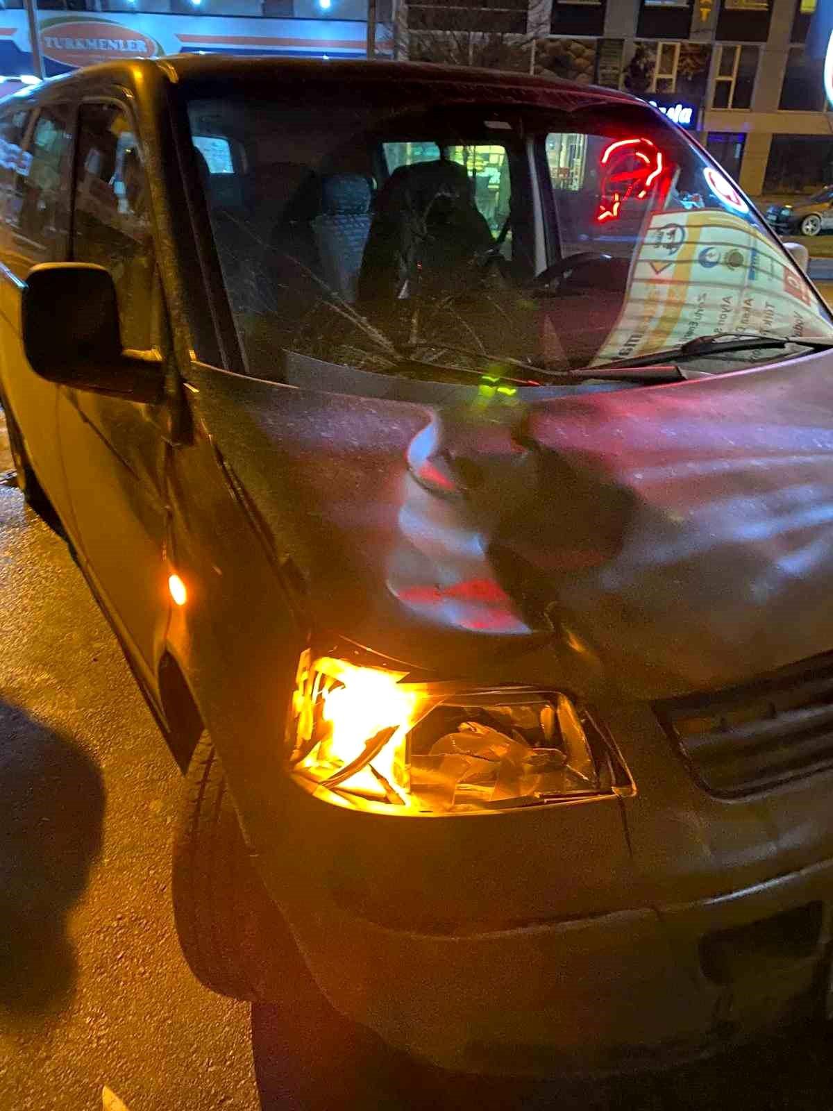 Afyonkarahisar\'da Minibüs Kazası: 1 Ölü