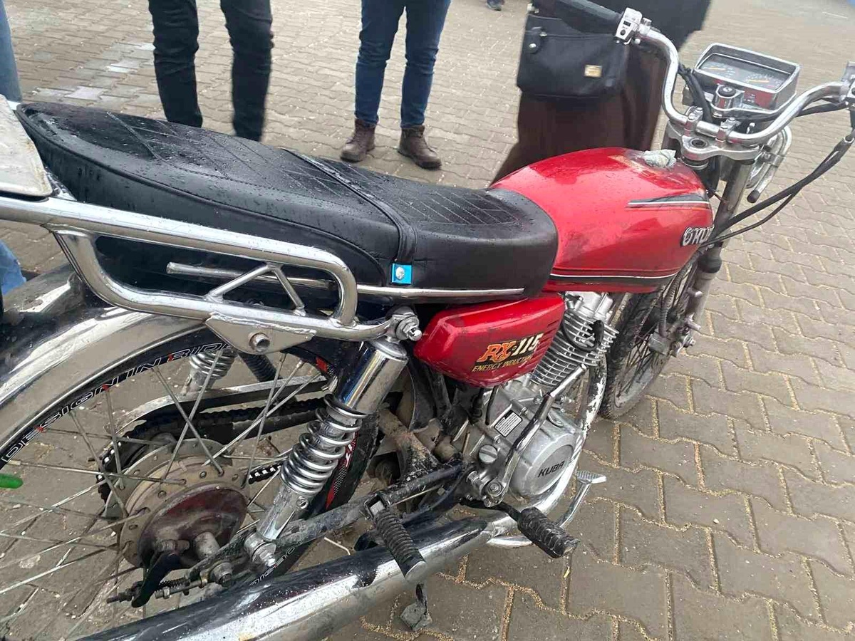 Kırşehir\'de Motosiklet Hırsızlığı Kamerada