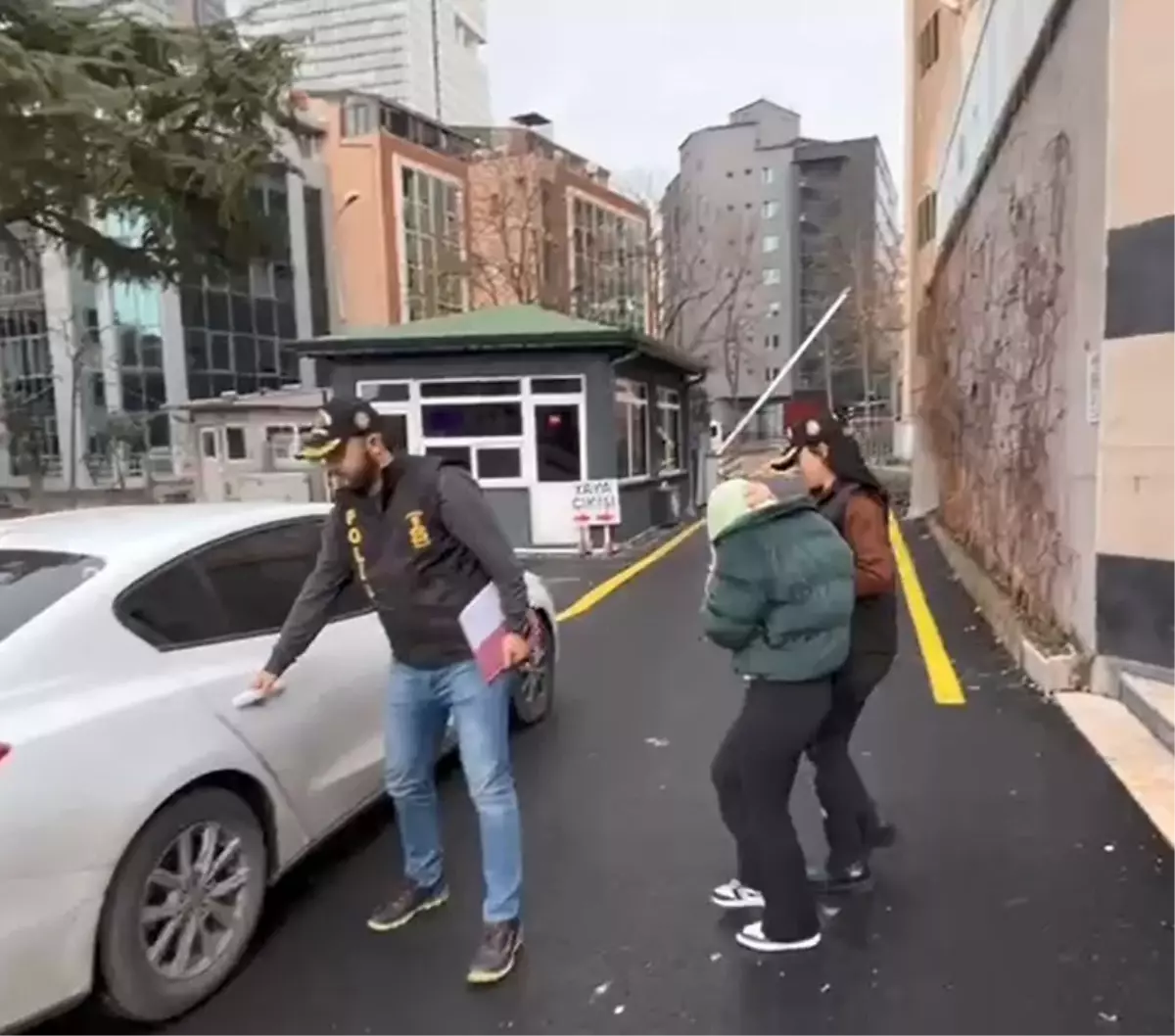 Sosyal Medyada Müstehcen Görüntü Paylaşan Kadın Tutuklandı