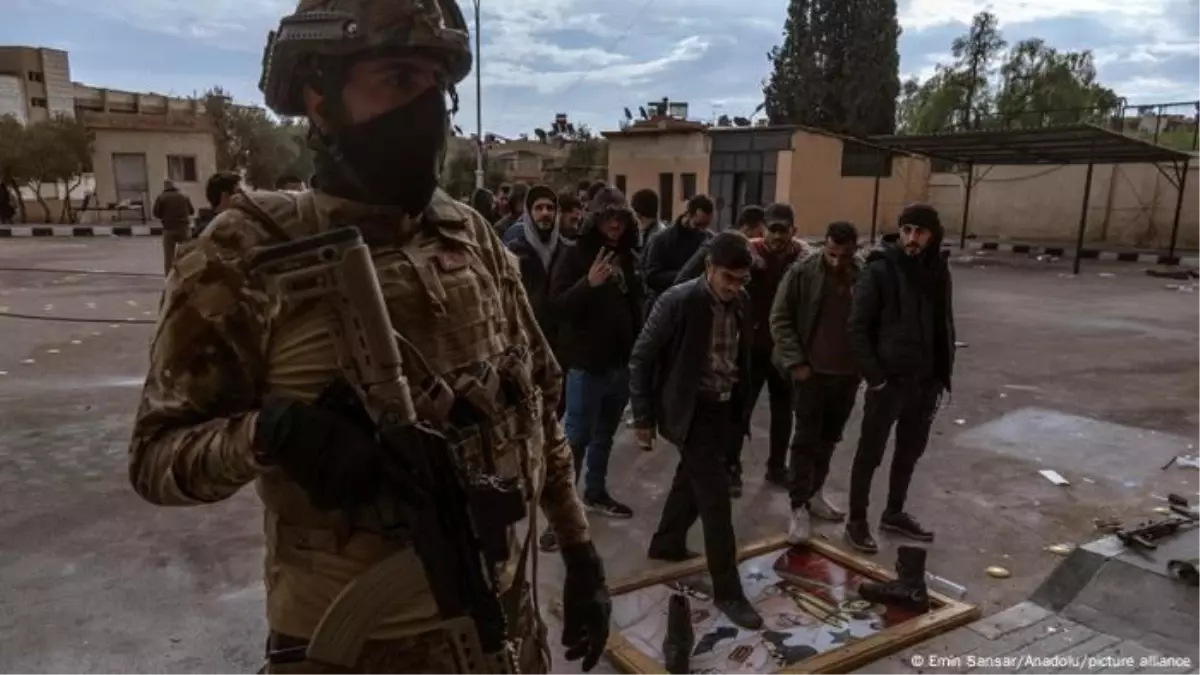 Suriye\'de Güvenlik Güçlerine Saldırı: 14 Polis Öldü