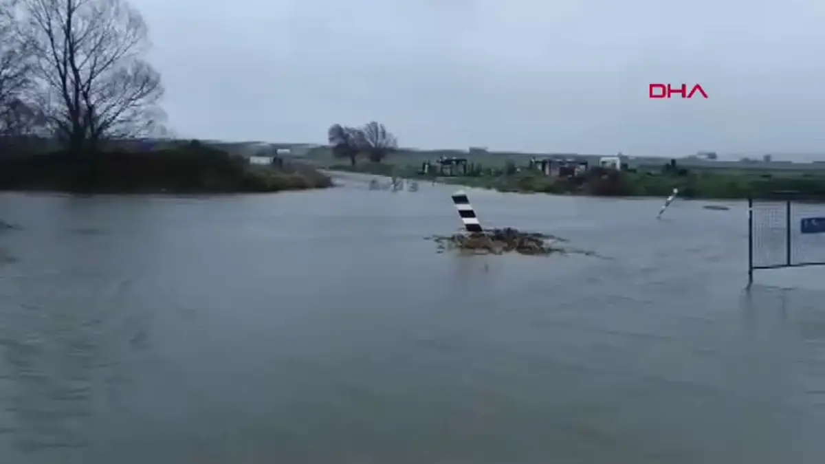 Tekirdağ\'da Sağanak Yağış Dereleri Taşırdı