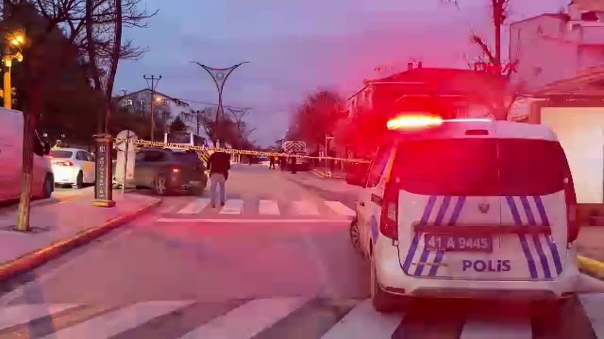 Kocaeli\'de Trafikte Silahlı Tartışma: İki Yaralı