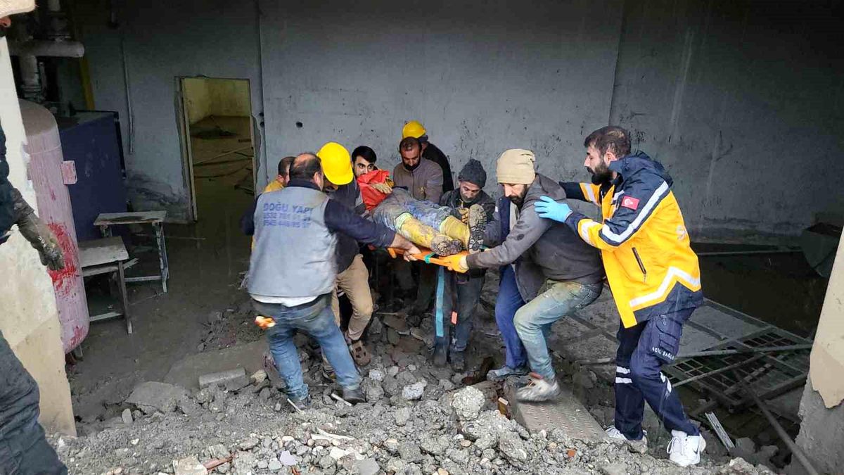 Adıyaman\'da İnşaatta İşçi Duvar Altında Kaldı