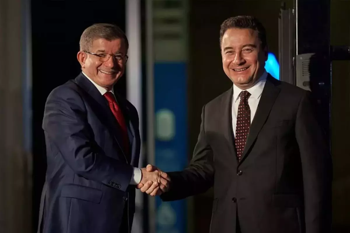 Ahmet Davutoğlu\'ndan Ali Babacan\'a teşekkür mesajı