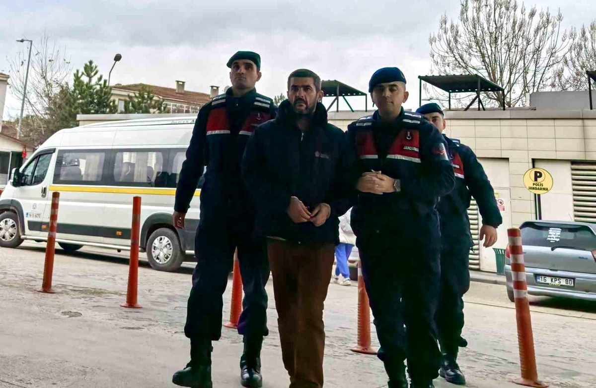 İnegöl\'de Oğul Annesinden Parasını Aldı