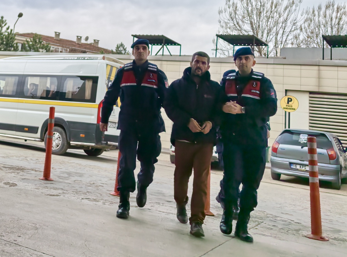 Annesini Tehdit Eden Oğul, Tutuklandı