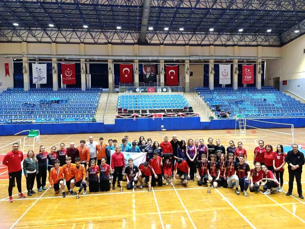 Aydın\'da Badminton İl Birinciliği Sonuçlandı