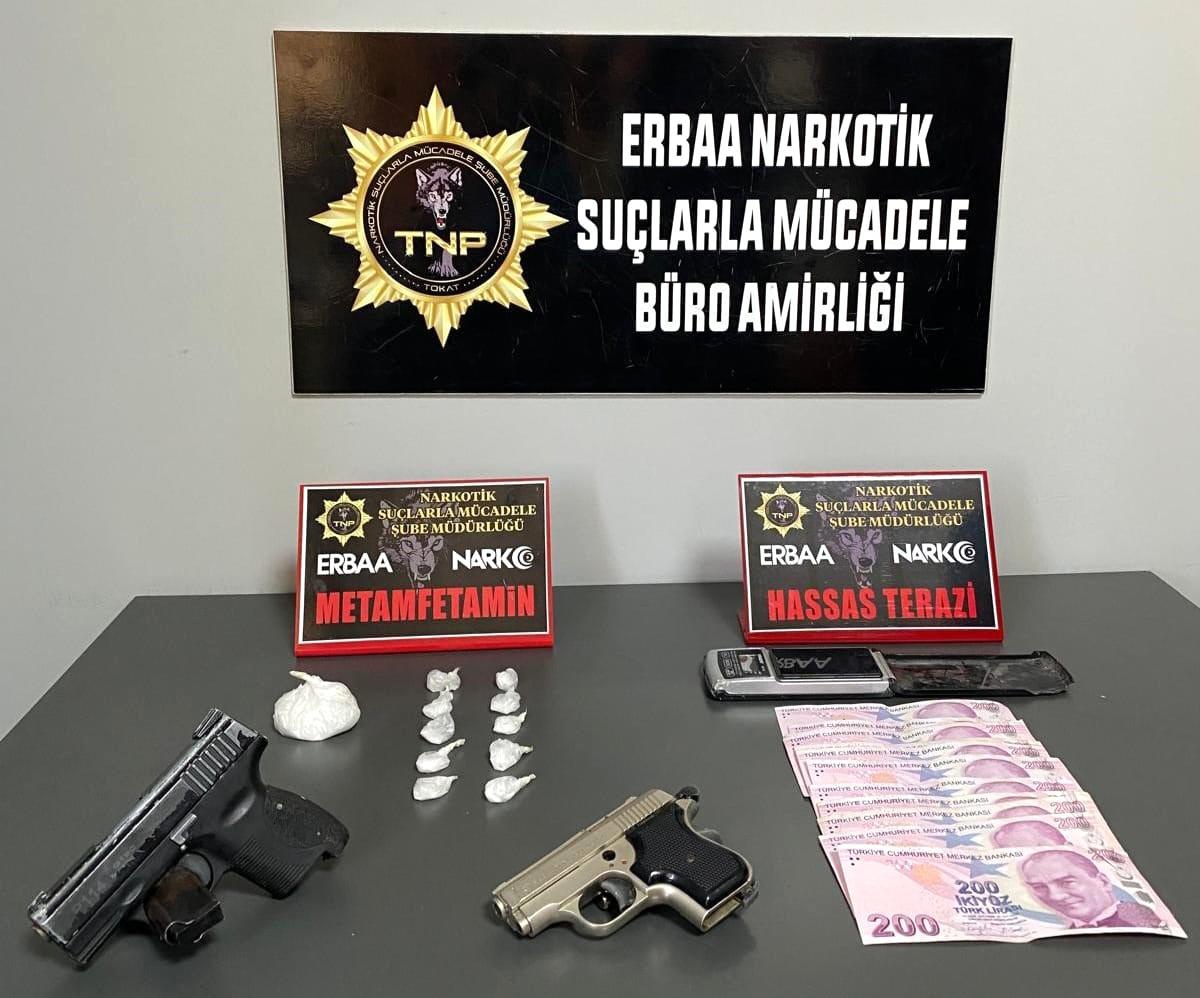 Tokat\'ta Uyuşturucu Operasyonu: 5 Gözaltı, 3 Tutuklama