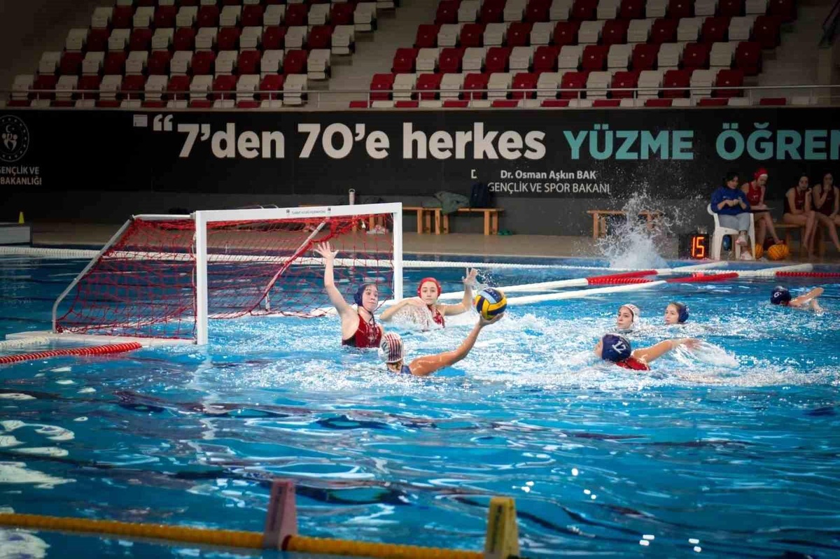 U20 Kadınlar Türkiye Sutopu Şampiyonası Başladı