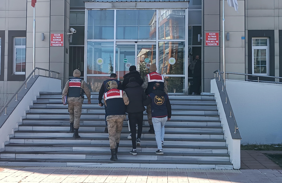 Bitlis\'te Hırsızlık Şebekesi Çökertildi: 4 Tutuklama