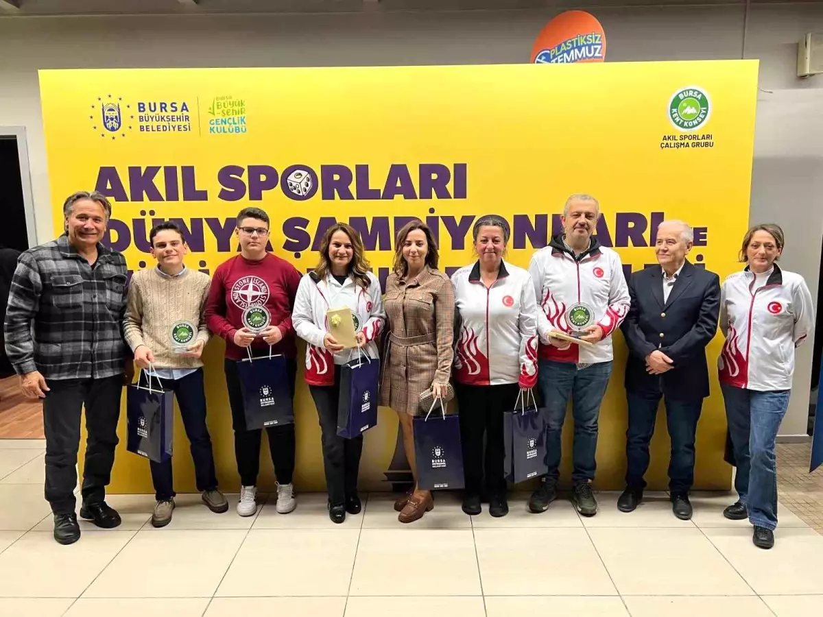 Bursa\'da Akıl Sporları Dünya Şampiyonları ile Söyleşi Programı Düzenlendi