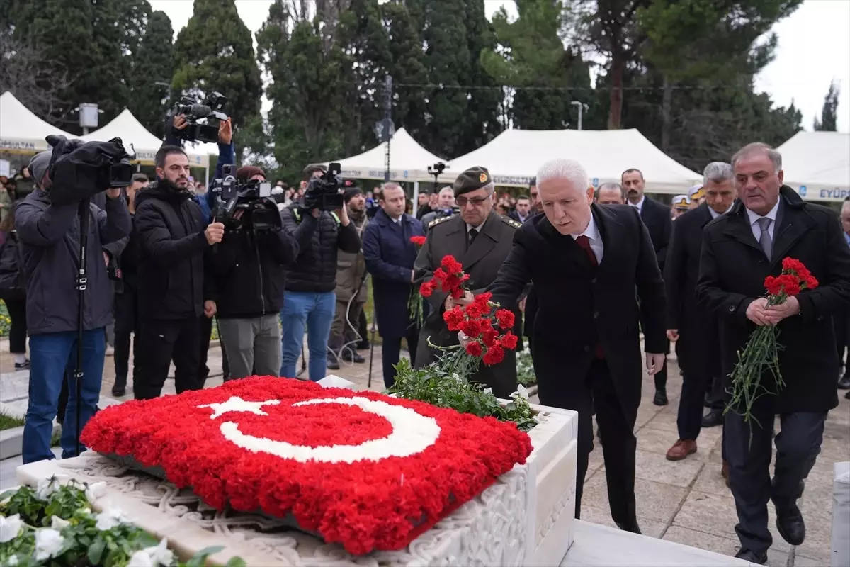 Milli şair Mehmet Akif Ersoy kabri başında anıldı