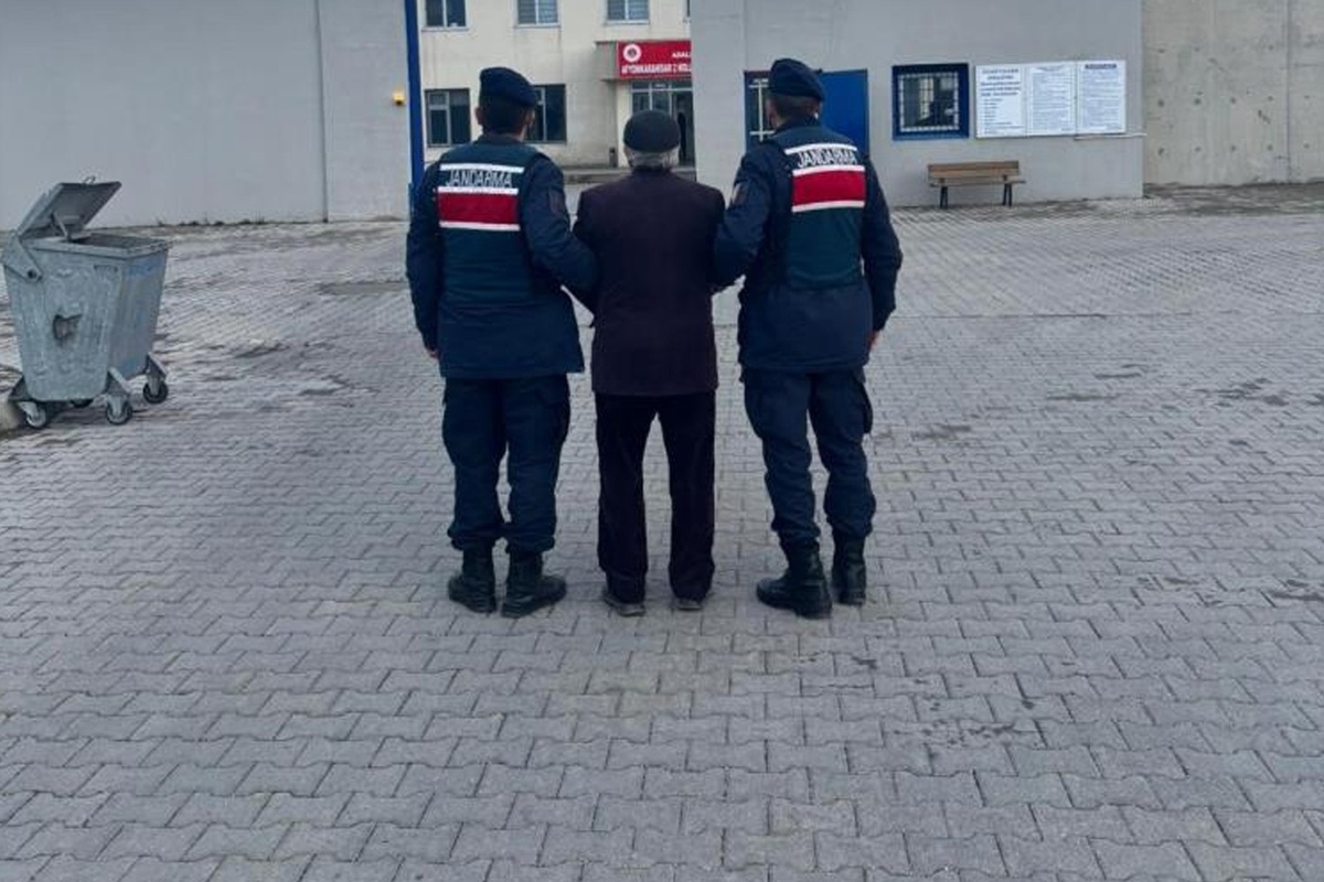 Fuhuş operasyonunda yakalanan yaşlı adam, hapsi boyladı