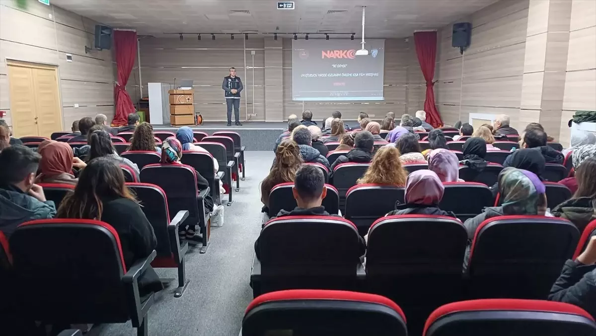 Göynücek\'te Narkotik Semineri
