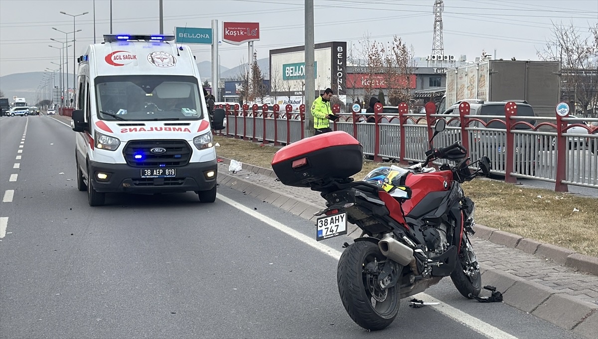 Kayseri\'de Trafik Kazası: 2 Yaralı