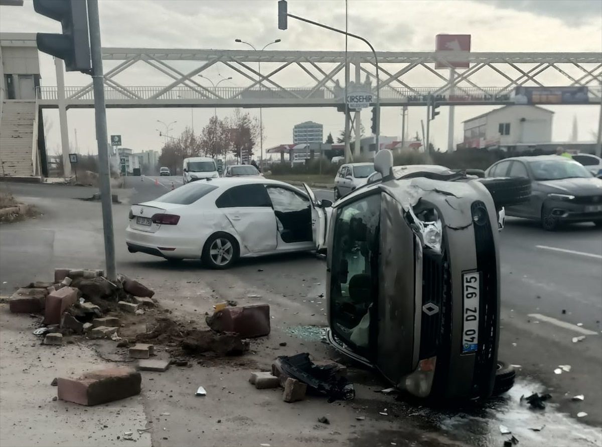 Kırşehir\'de Trafik Kazası: 2 Yaralı