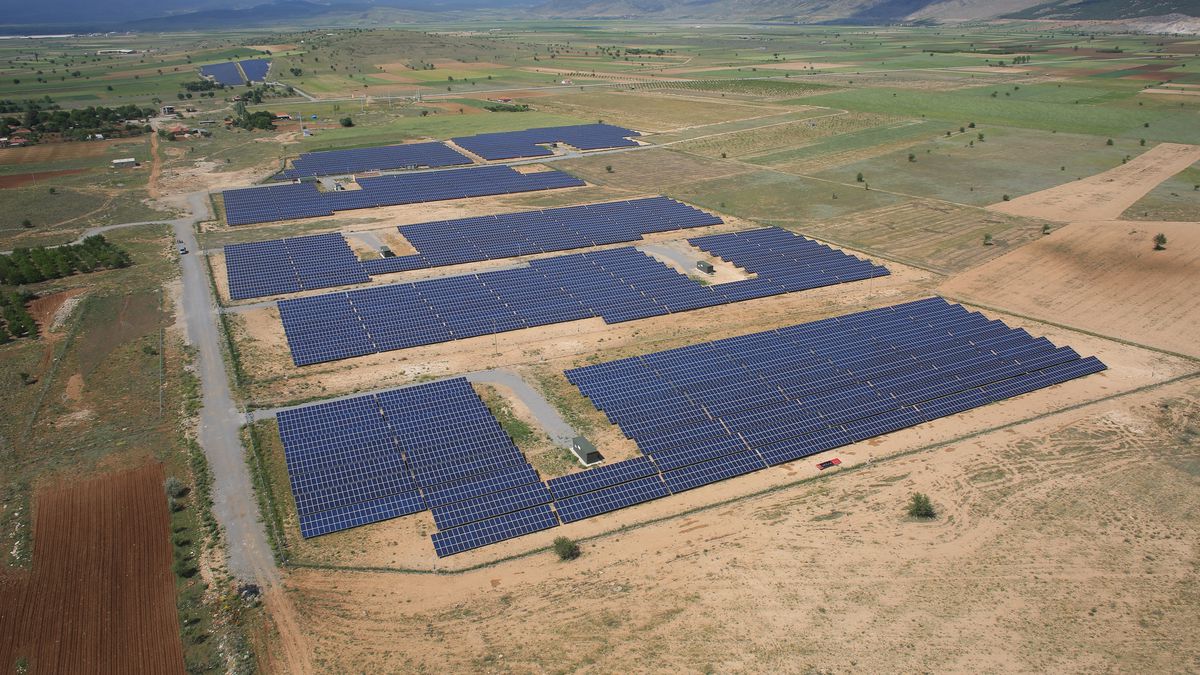 Akfen Yenilenebilir Enerji, Sarıtepe Hibrit GES Projesi ile Ticari Üretime Başladı