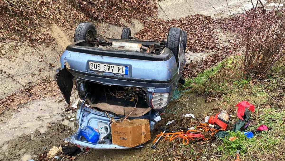 Bolu\'da Araç Su Kanalına Uçtu