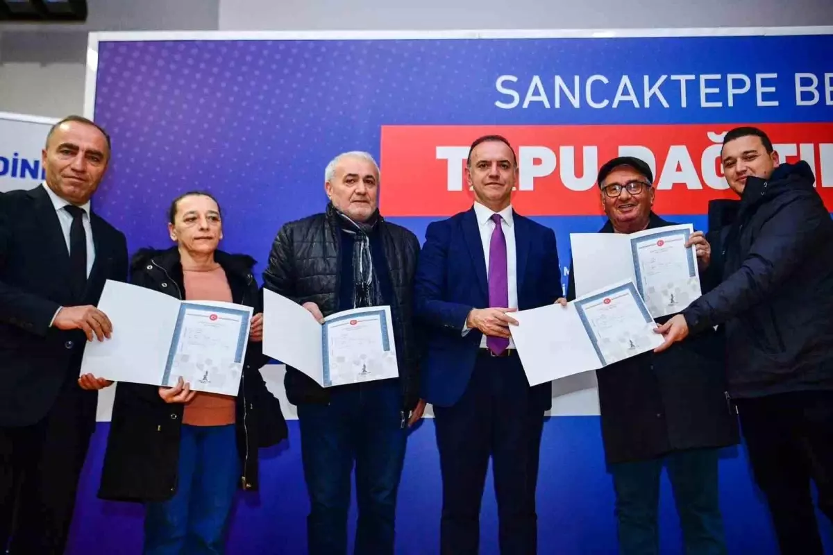 Sancaktepe\'de Tapu Sorunları Çözülüyor: 56 Hak Sahibi Tapularına Kavuştu