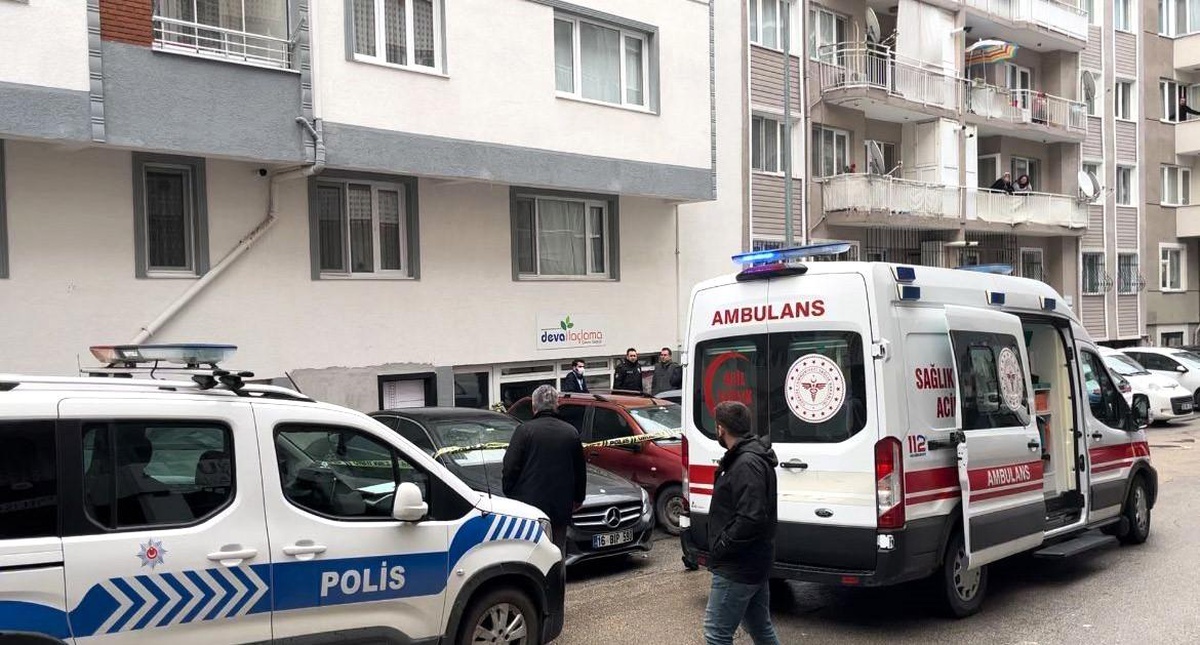 Bursa\'da Kadın Pencereden Düştü