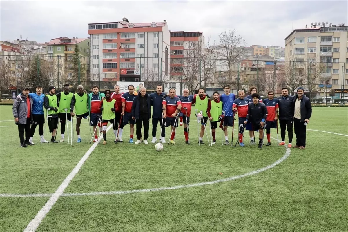 Kazaya Rağmen Futbola Döndü