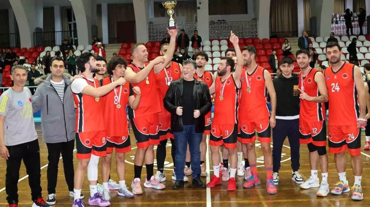 Aydın Basketbol Turnuvasında Şampiyon Kuşadası Belediye Spor