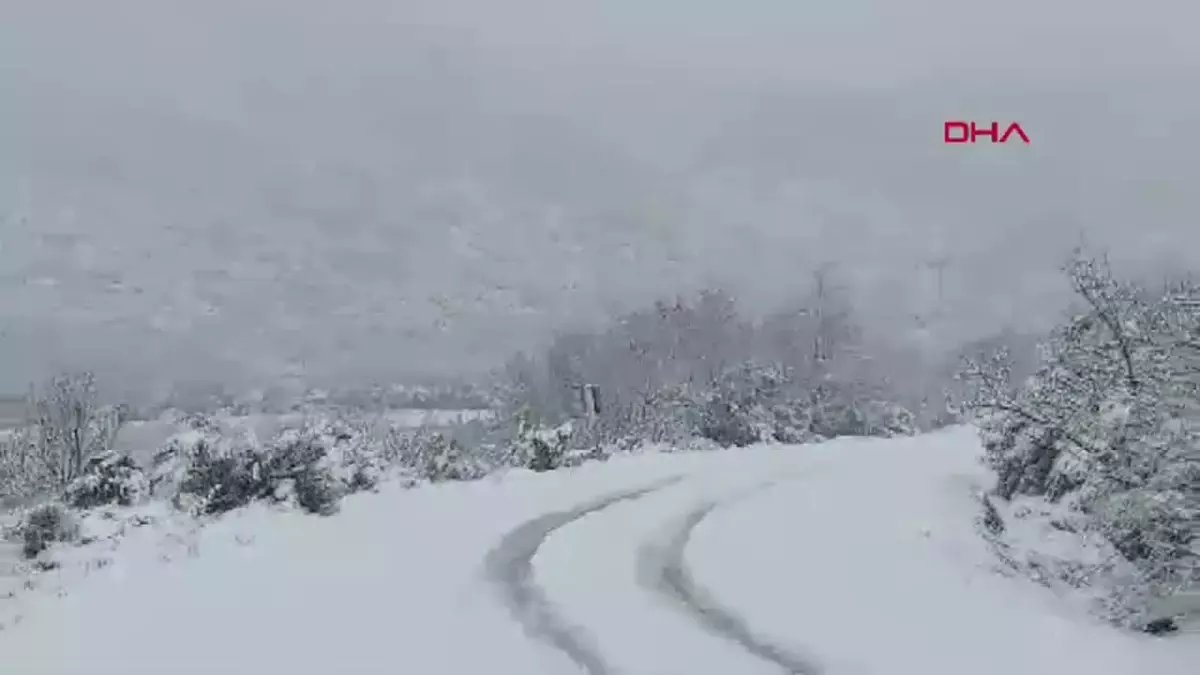 Çanakkale\'nin Yenice İlçesinde Kar Yağışı Etkili Oldu