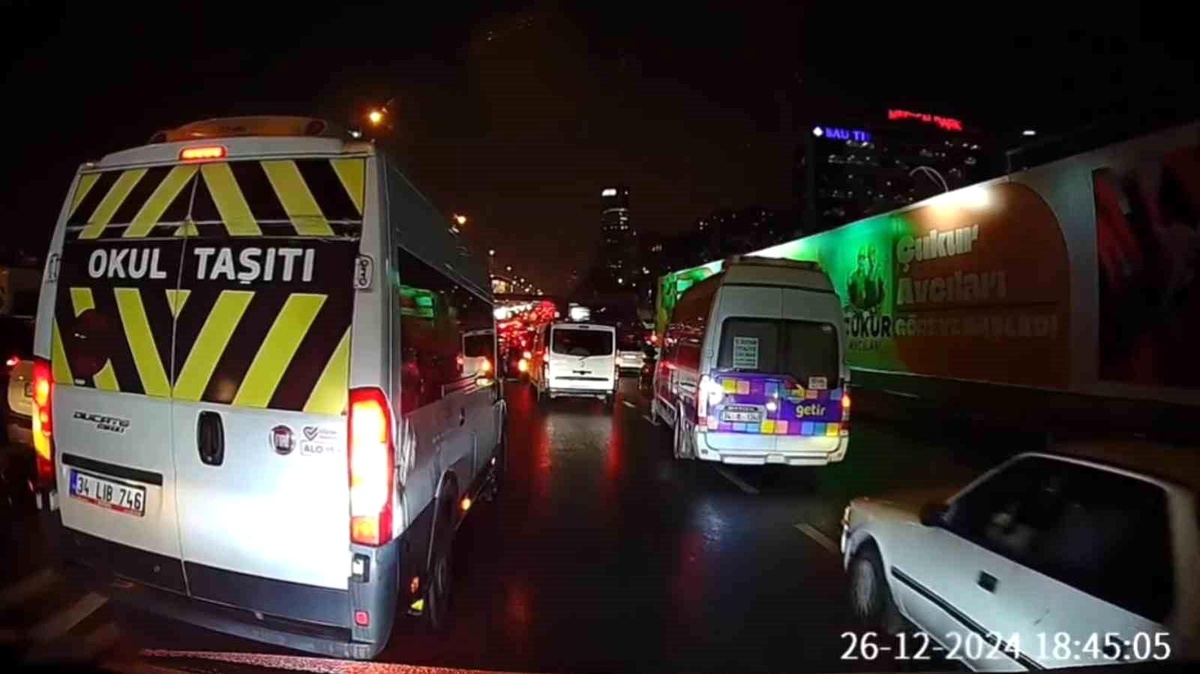 Kadıköy\'de Minibüs Kazası
