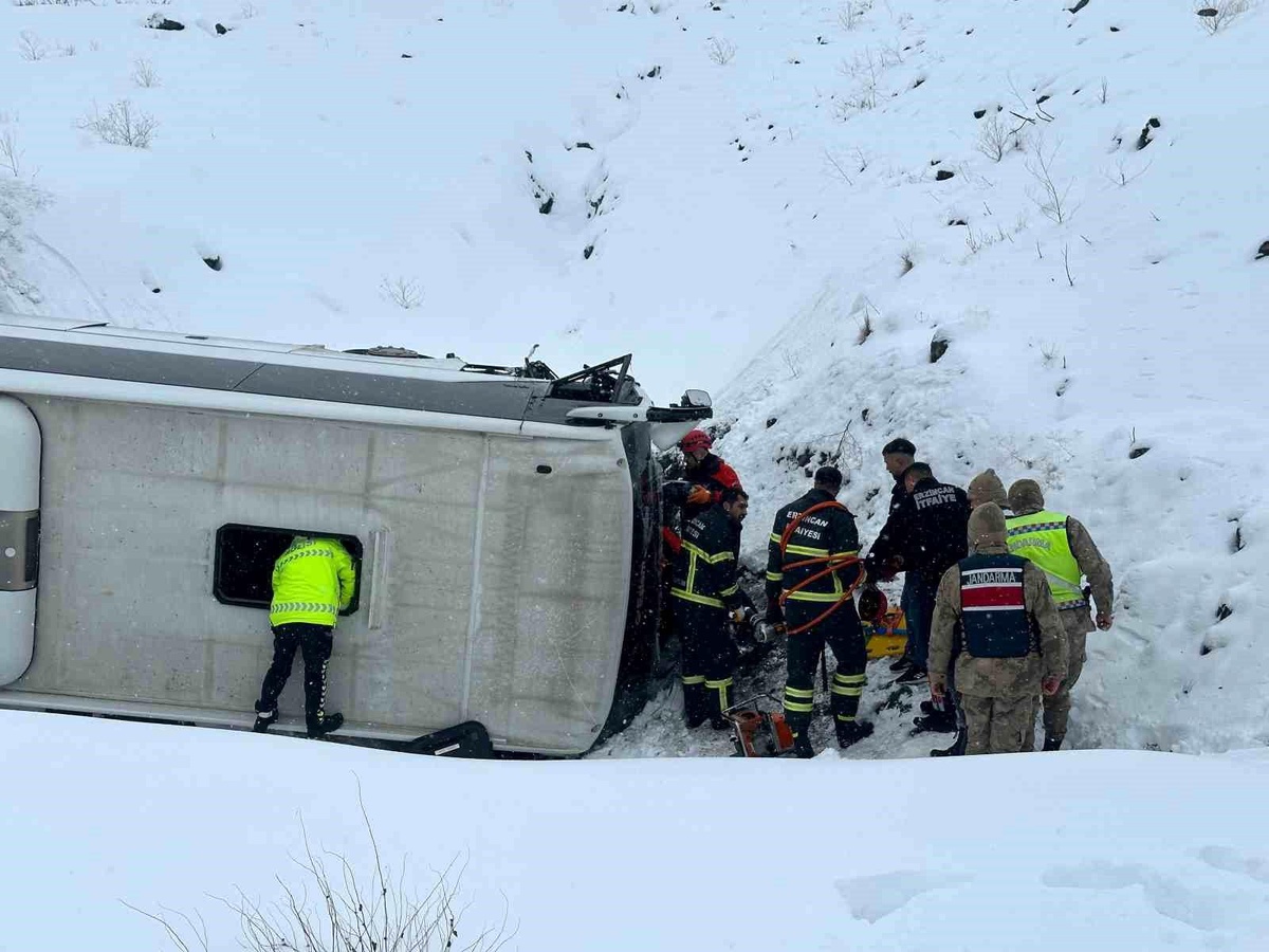 Erzincan-Sivas yolunda otobüs kazası