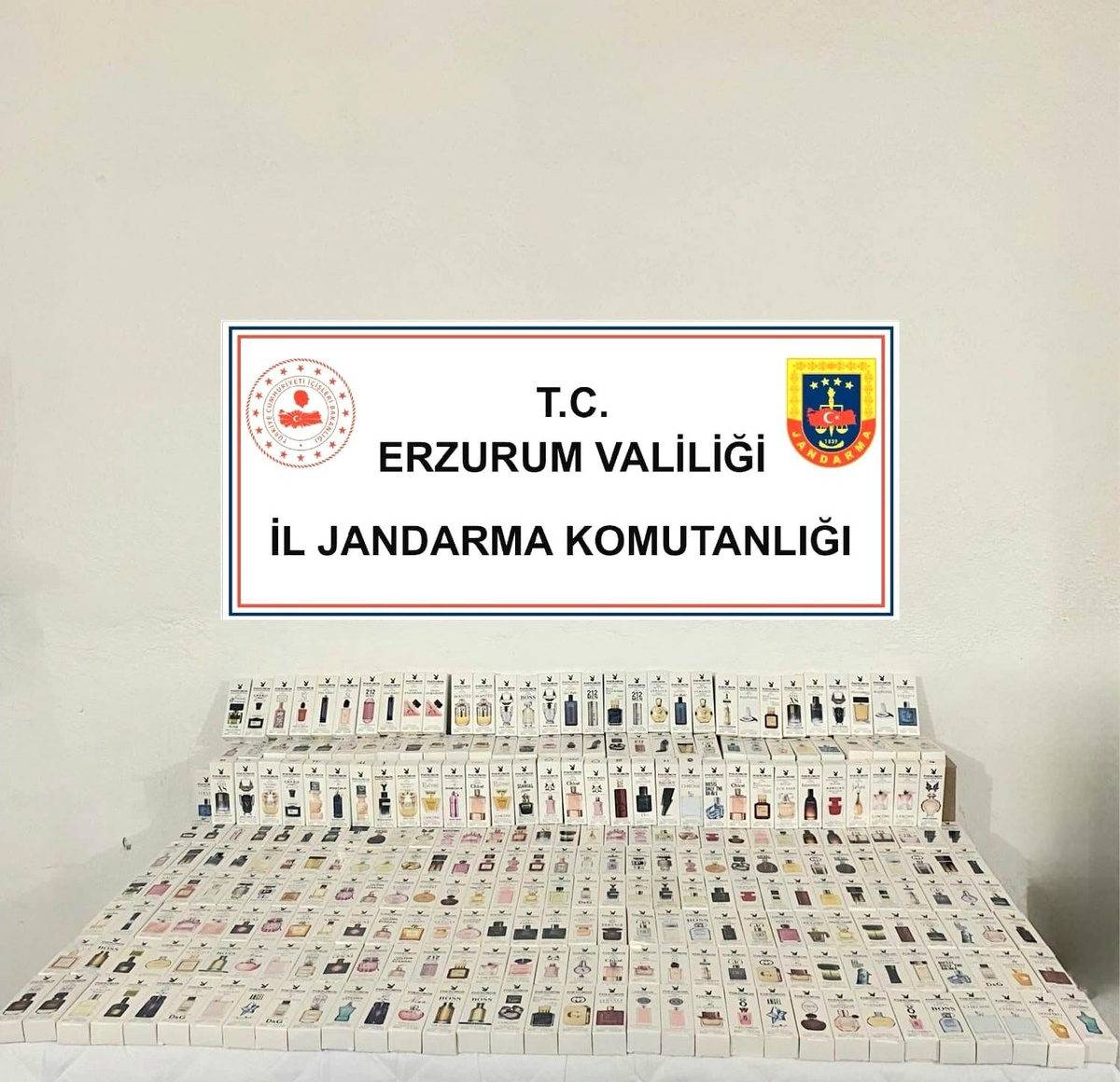 Erzurum\'da Gümrük Kaçağı Parfüm Operasyonu