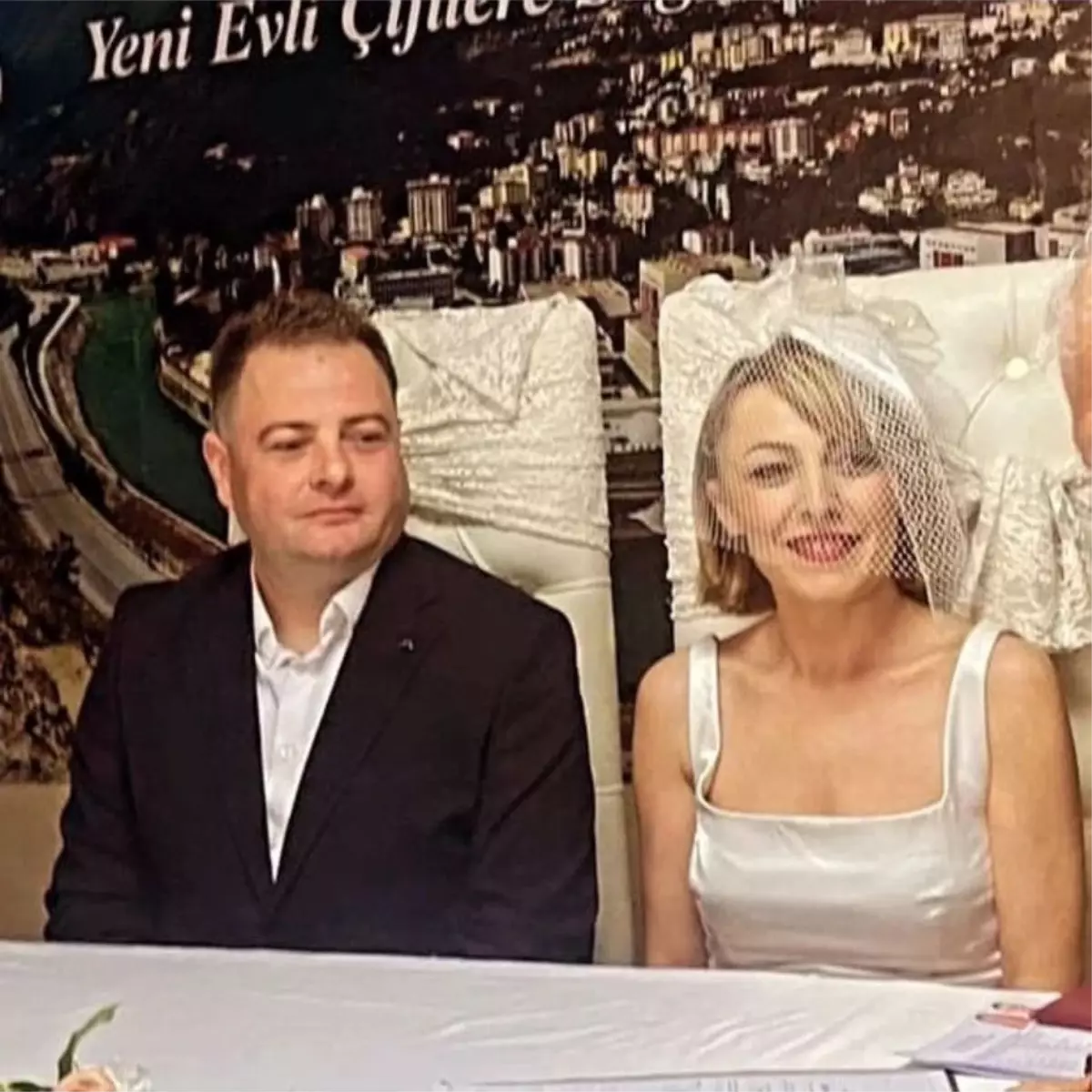 Jandarma Komutanı Eşinin İntiharını İddia Etti, Mahkeme Cinayet İddialarını Değerlendiriyor