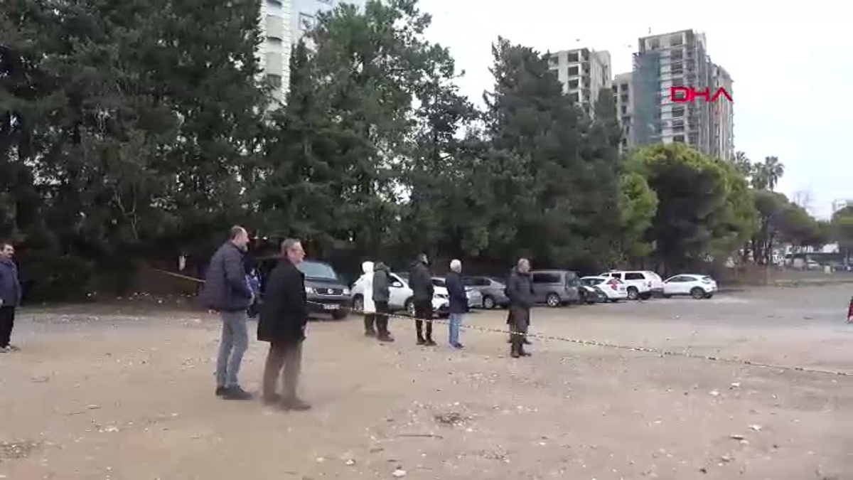 Antalya\'da Falezlerden Düşen Otomobilin Sürücüsü İçin Arama Çalışmaları Devam Ediyor
