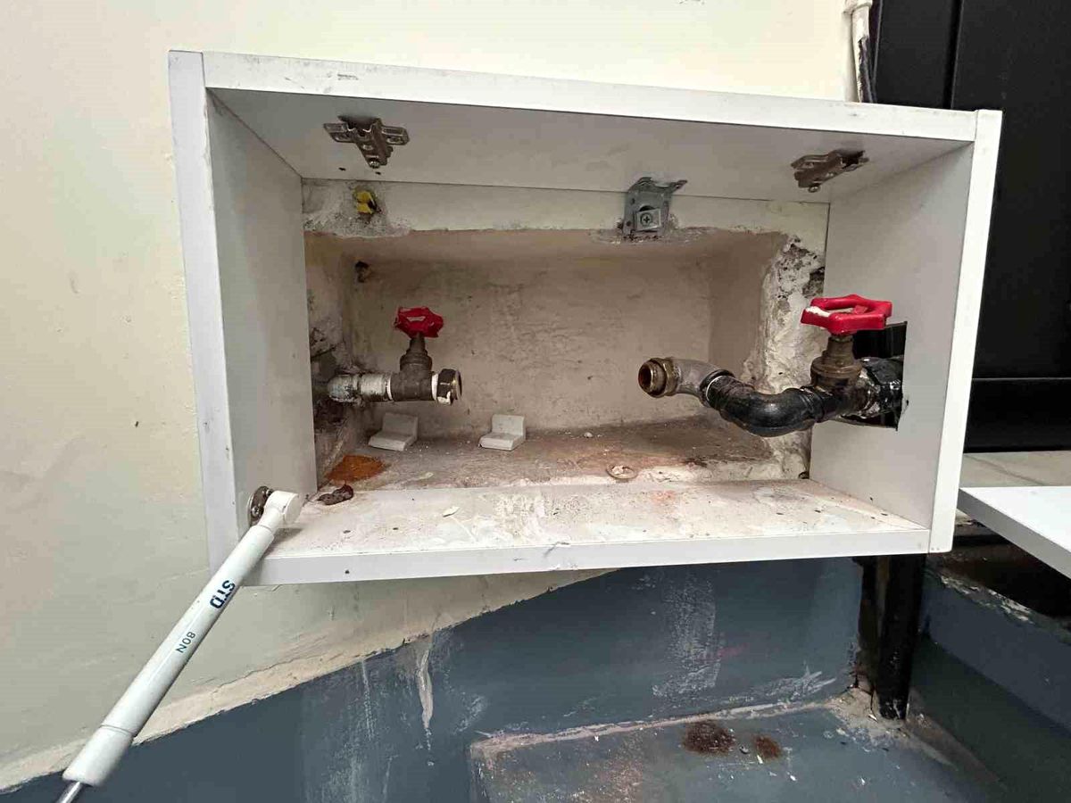 Fatih\'te Hırsız Su Saatlerini Çaldı