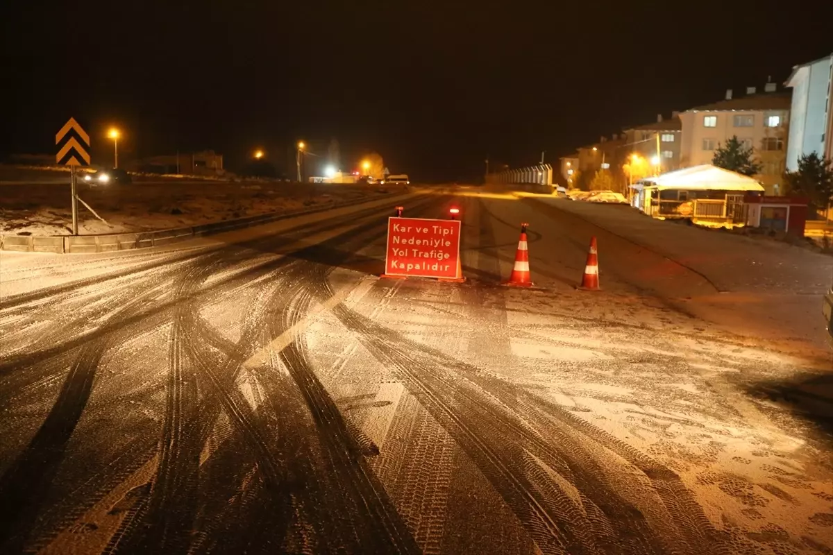 Kars-Digor Yolu Ağır Araçlara Kapandı