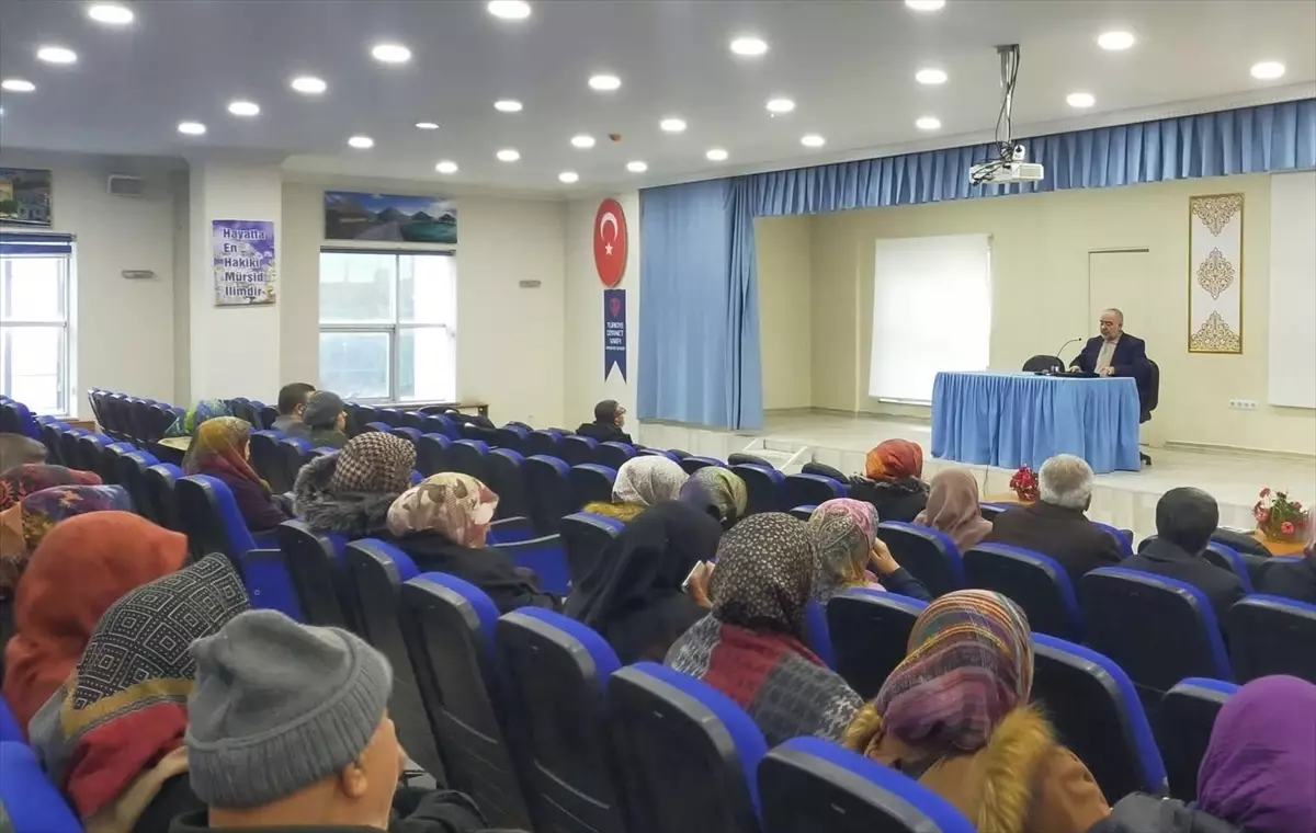 Kırşehir\'de Umre Semineri Düzenlendi